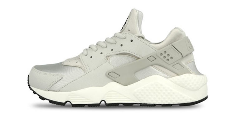 Nike WMNS Air Huarache Light Bone Available Now