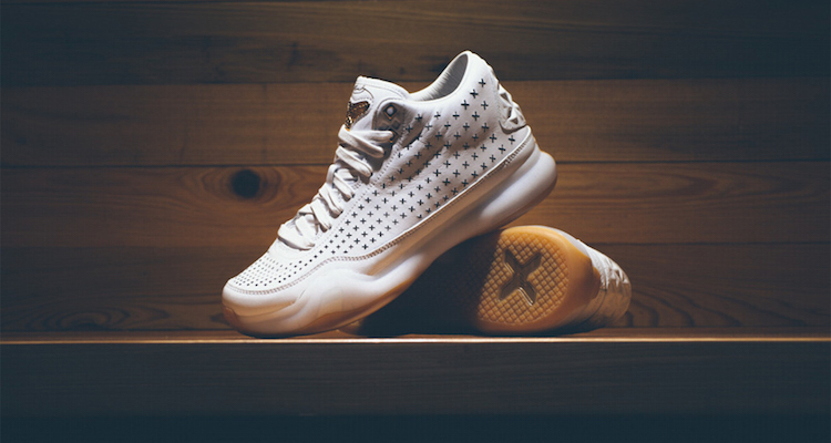 Nike Kobe 10 Mid EXT White/Gum Light Brown Release Date