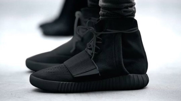 Adidas Yeezy Boost 750 Black - Black Sole (photoshop)