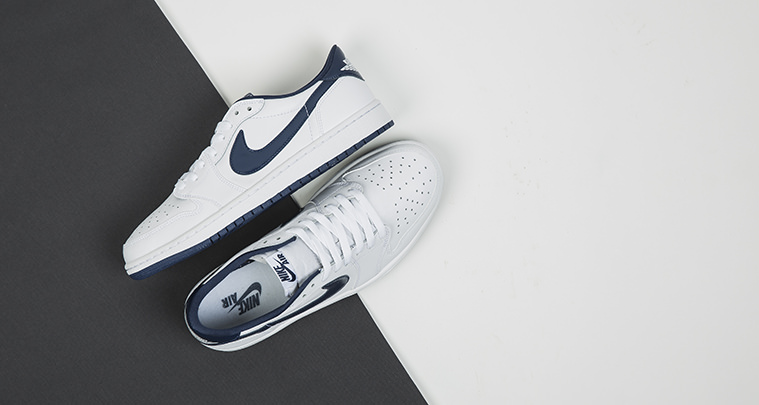 Air Jordan 1 Low Metallic Navy