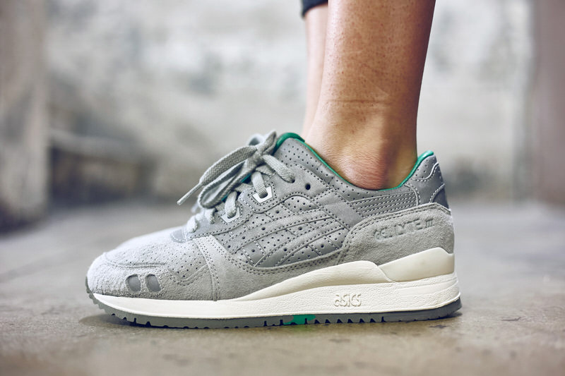 size? x ASICS Gel Lyte III "Tsavorite" On-Foot Look