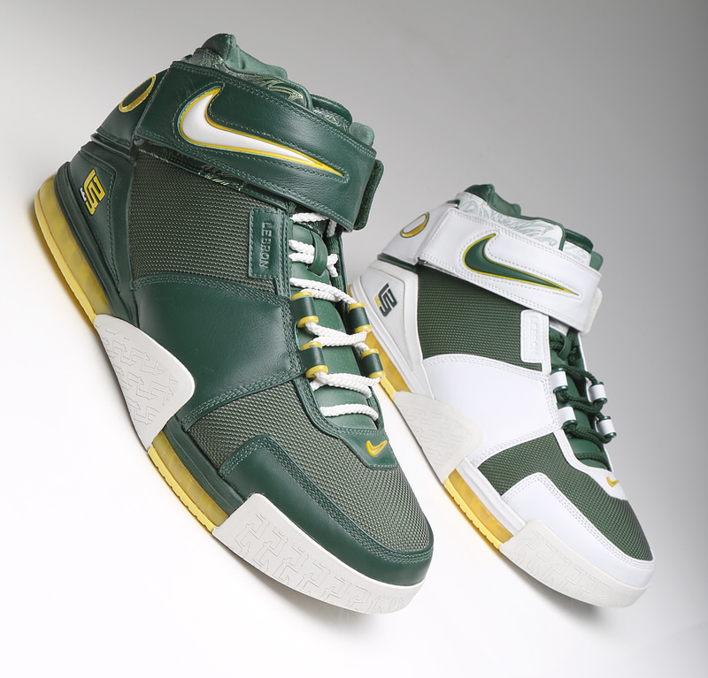 Oregon Ducks LeBron 2 PE 1