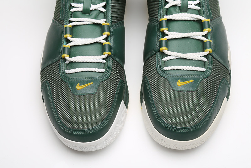 Oregon Ducks LeBron 2 PE 10