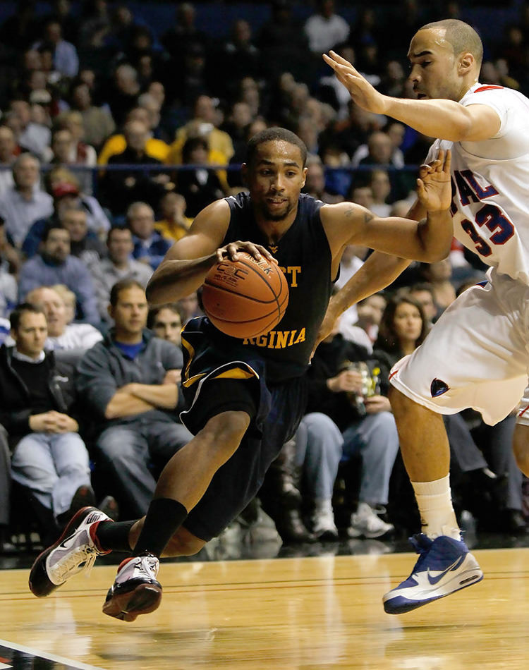 Da'Sean Butler in the Nike Air Max LeBron VII White/Black-Red