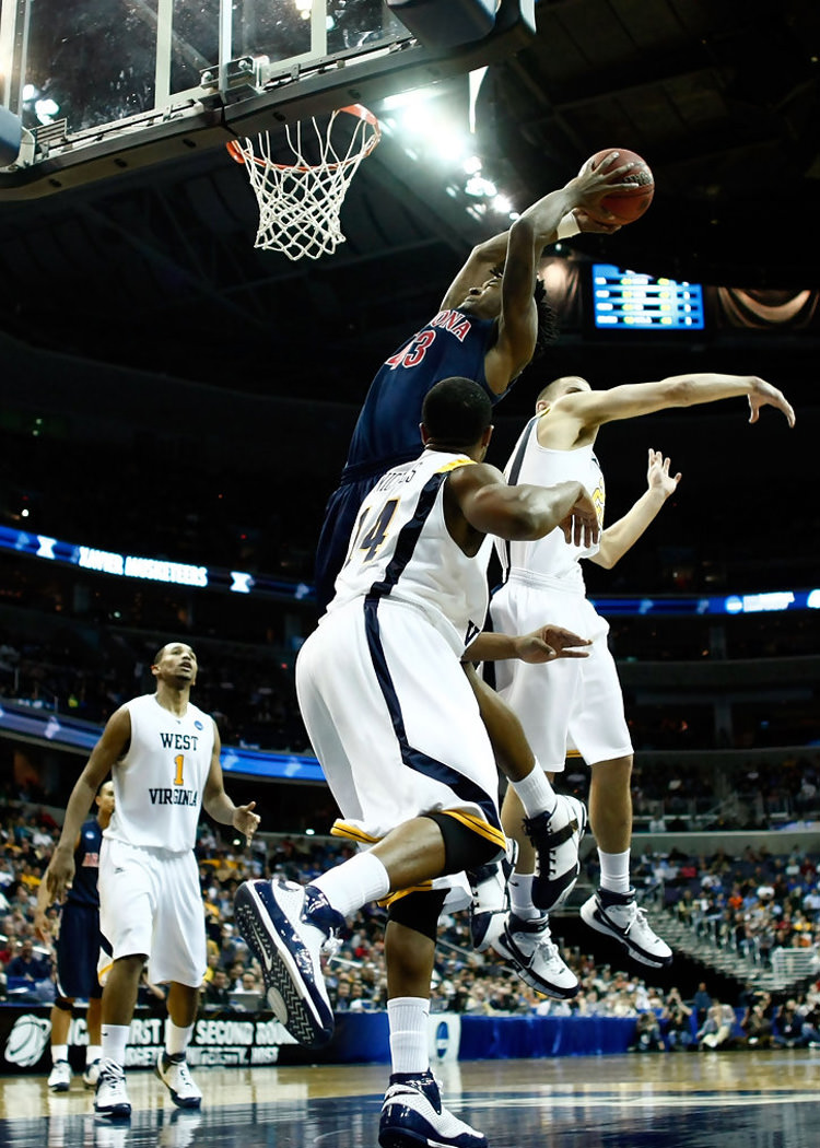 Jordan Hill in the Nike Zoom LeBron V