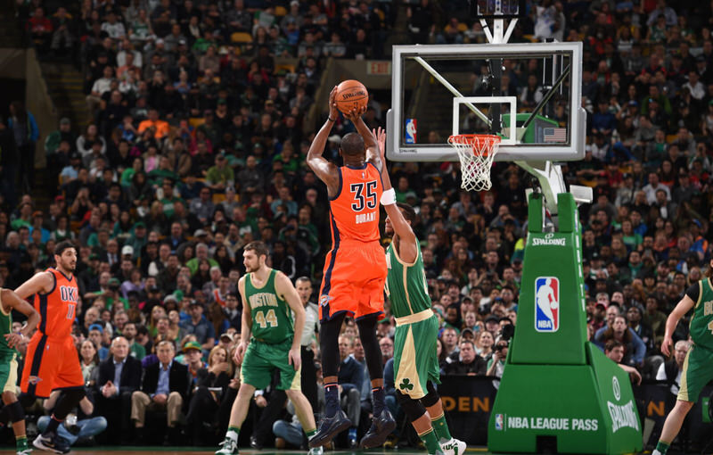 Kevin Durant in the Nike KD 8 Elite