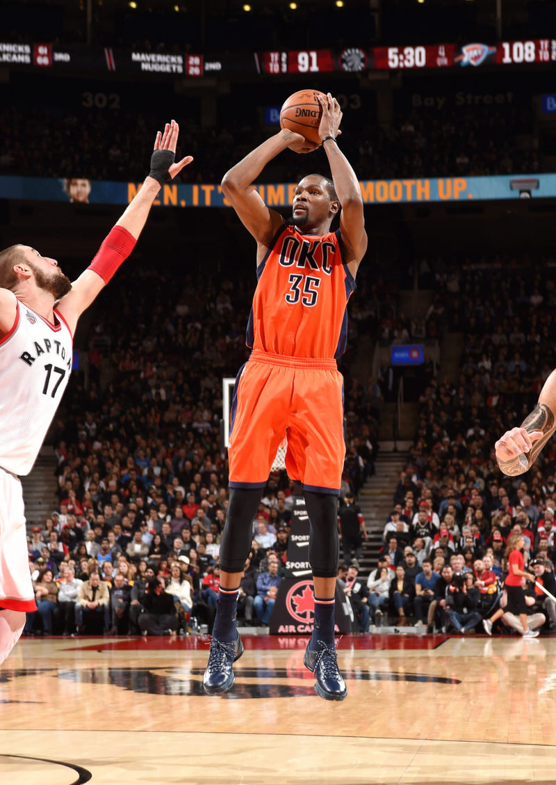 Kevin Durant shooting in a Nike KD 8 Elite PE