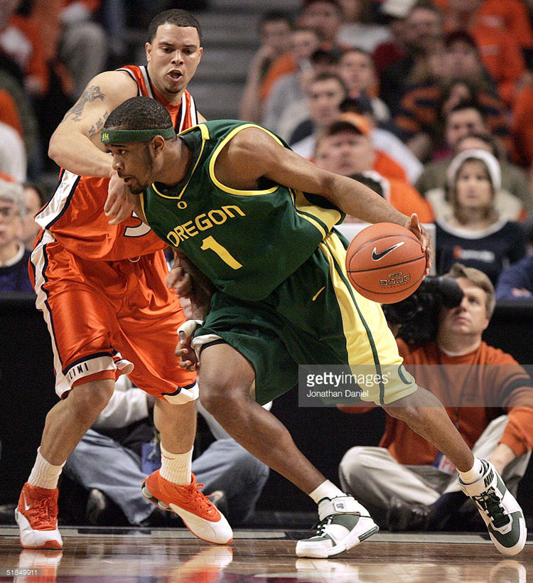 Malik Hairston in the Nike Zoom LeBron II Oregon PE