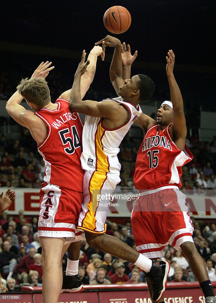 Nick Young in the Air Jordan 11 "Playoff"