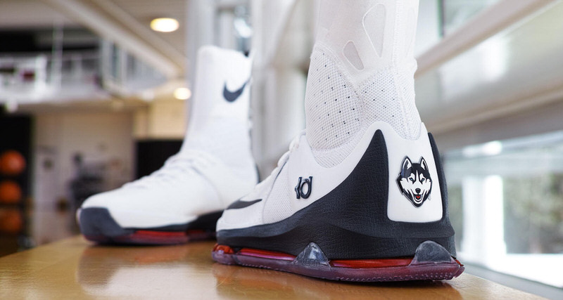 Nike KD 8 Elite UCONN PE