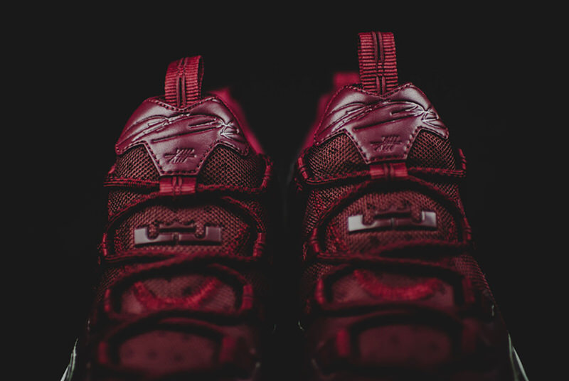 Nike LeBron 13 Low Team Red