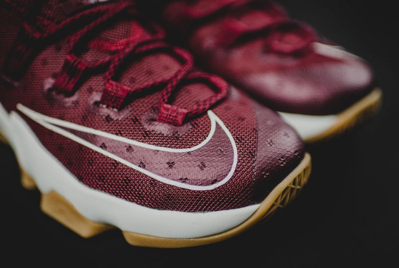 Nike LeBron 13 Low Team Red