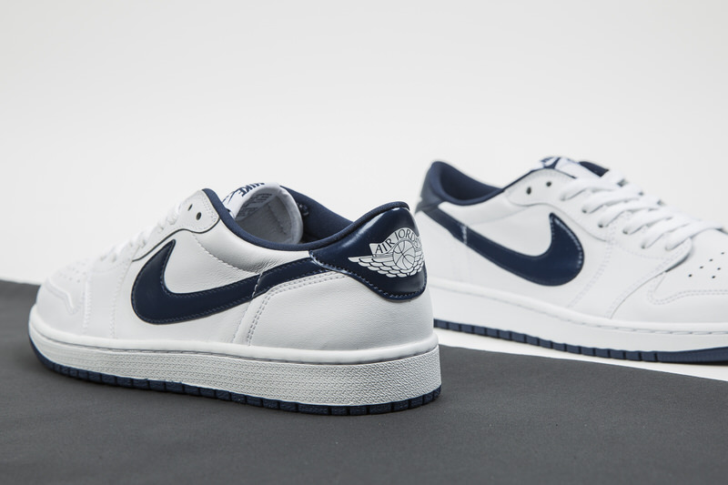 Air Jordan 1 Low Metallic Navy