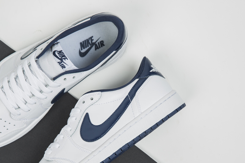 Air Jordan 1 Low Metallic Navy