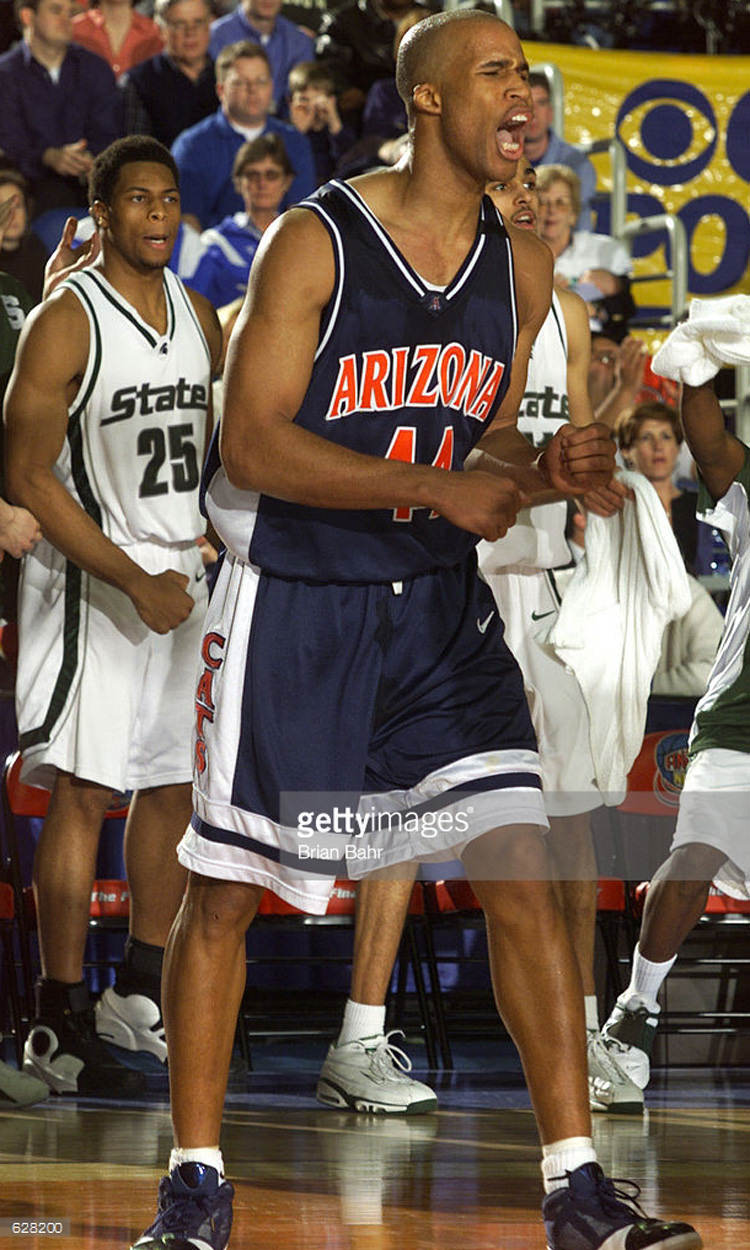 Richard Jefferson in the Air Jordan 16 "Midnight Navy"