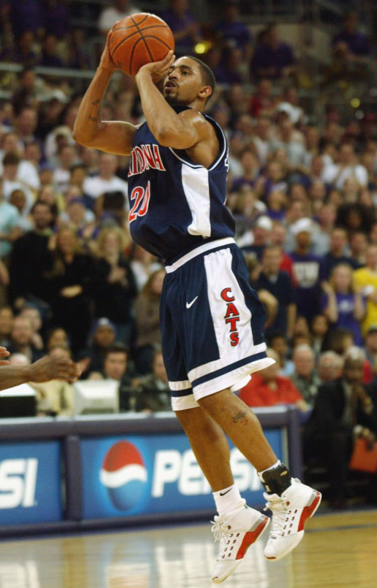 Salim Stoudamire in the Air Jordan 17