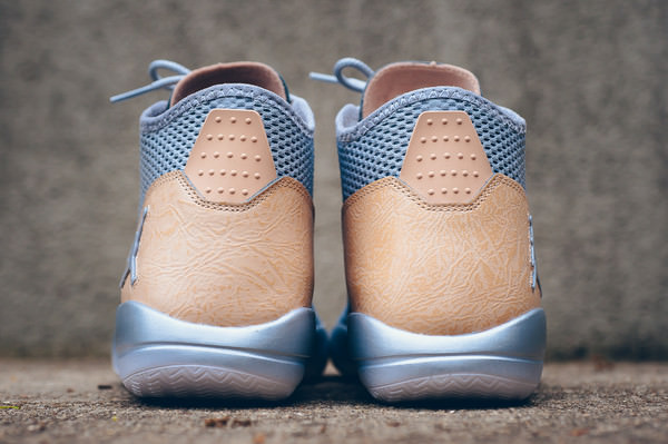 Jordan Reveal Wolf Grey Vachetta Tan