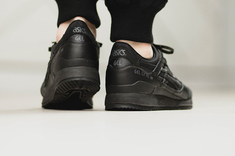 ASICS Gel Lyte III Black vs White Pack