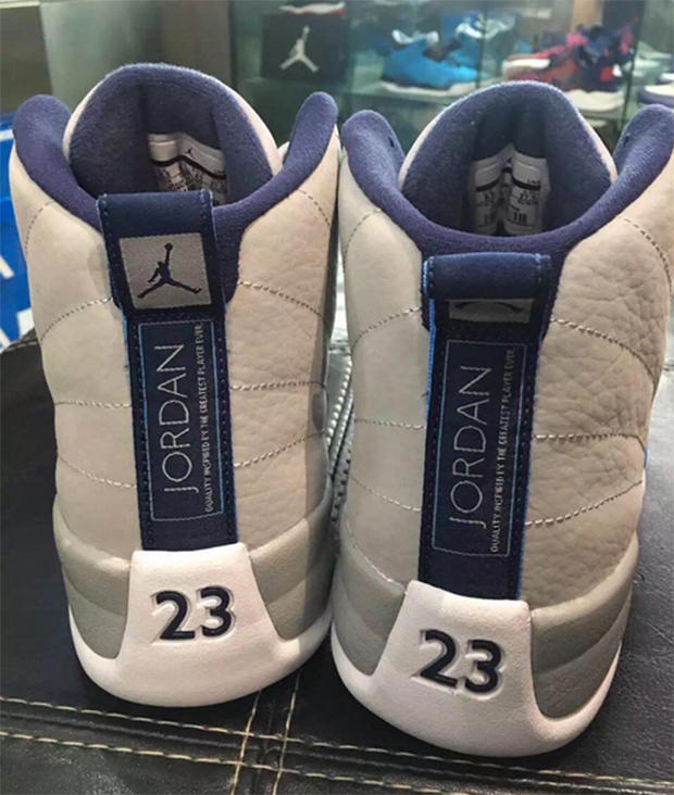 Air Jordan 12 UNC