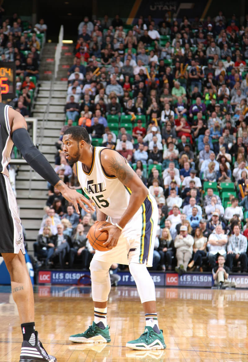 Derrick Favors in the adidas CrazyQuick 3