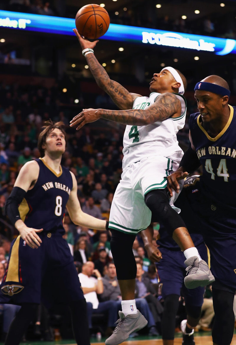 Isaiah Thomas in the Nike Zoom Kobe IV "Fade to Black"