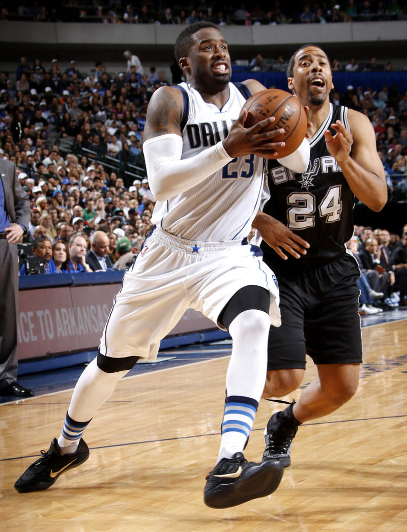 Wes Matthews in the Nike Kobe 11 "Fade to Black" 