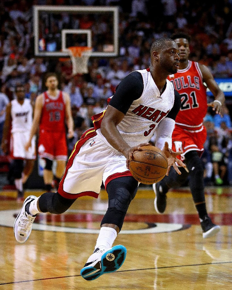 Dwyane Wade in the Li-Ning Way of Wade 4