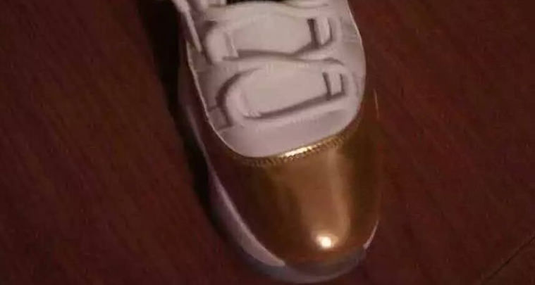 Air Jordan 11 Low Gold