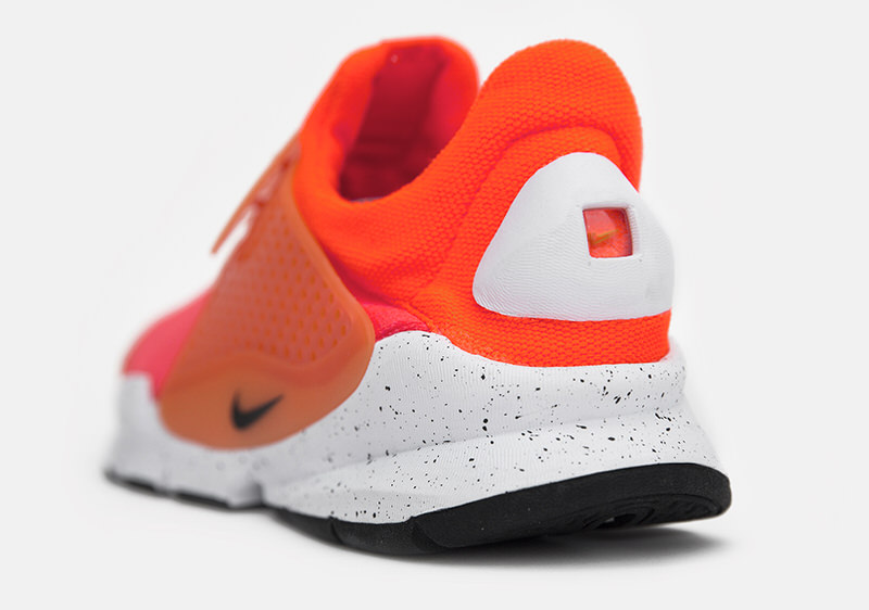 Nike Sock Dart SE Total Crimson