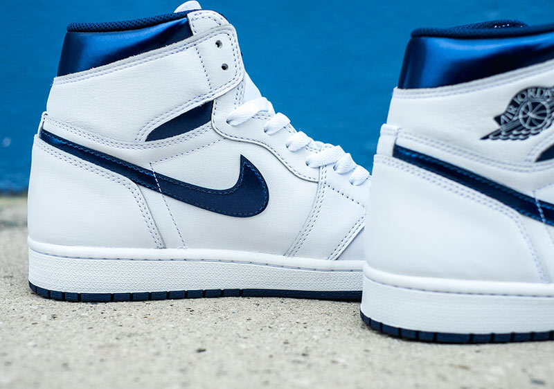 Air Jordan 1 High Metallic Navy