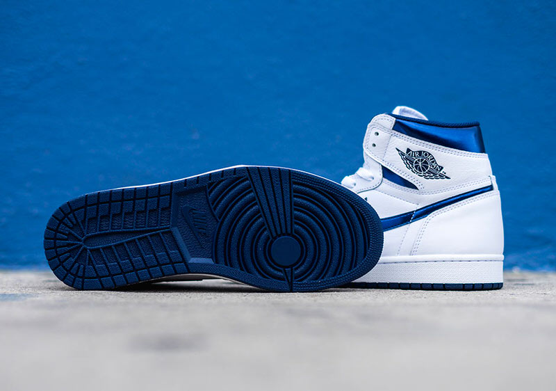 Air Jordan 1 High Metallic Navy