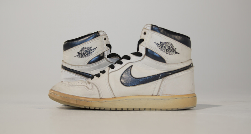 air-jordan-1-metallic-navy-og