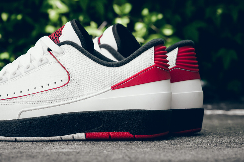 Air Jordan 2 Low "Chicago"