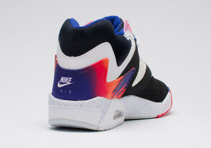 Nike Air Tech Challenge IV