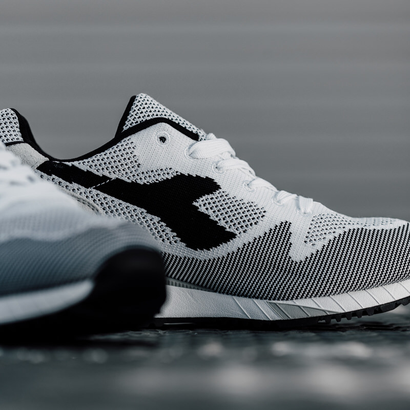 Diadora V7000 Weave White/Black