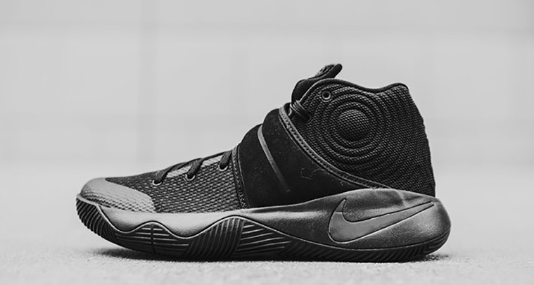 Nike Kyrie 2 Triple Black