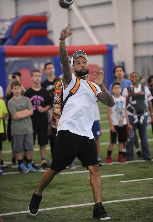 Odell Beckham Jr. in the Air Jordan 4 Pinnacle Black/Sail