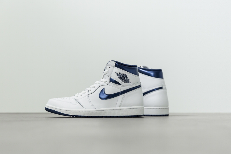 Air Jordan 1 High Metallic Navy