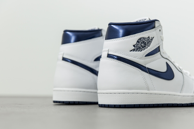 Air Jordan 1 High Metallic Navy