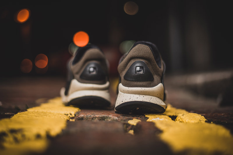 Nike Sock Dart Cargo Khaki