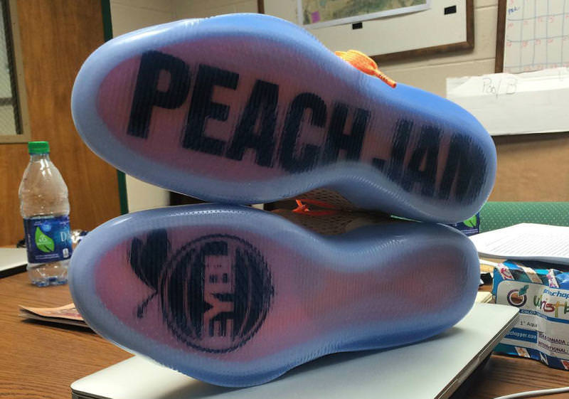 Nike Kobe 11 Peach Jam