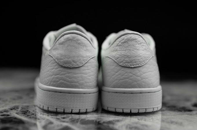 Air Jordan 1 Low No Swoosh Triple White