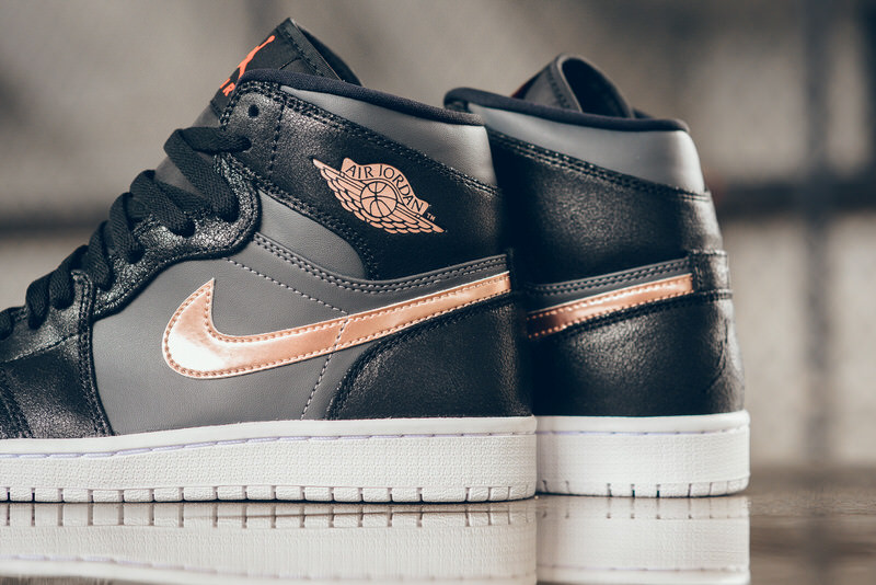 Air Jordan 1 High "Bronze"