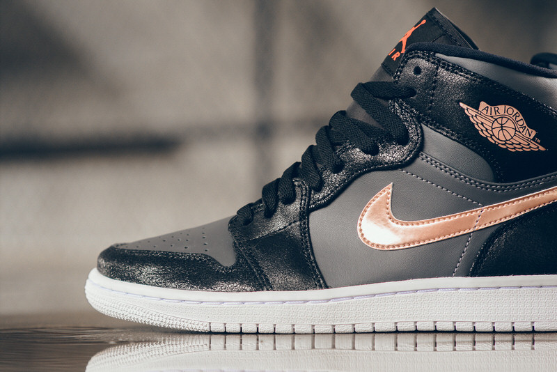 Air Jordan 1 High "Bronze"