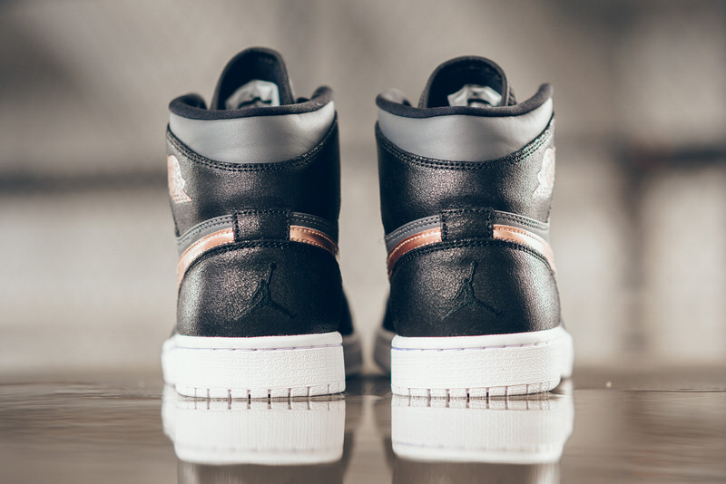 Air Jordan 1 High "Bronze"