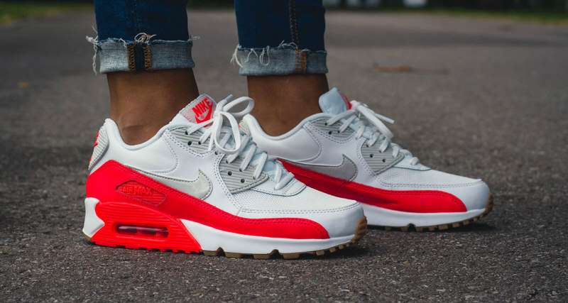 Nike Air Max 90 Essential Summit White/Bright Crimson