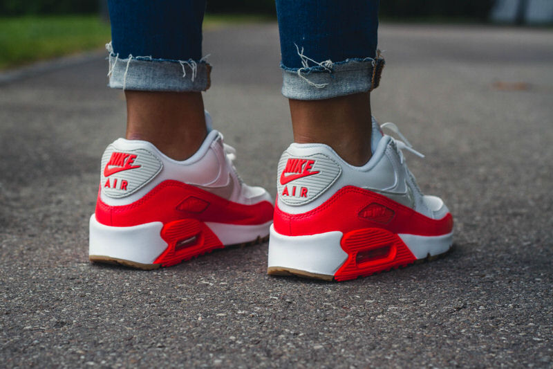 Nike Air Max 90 Essential Summit White/Bright Crimson