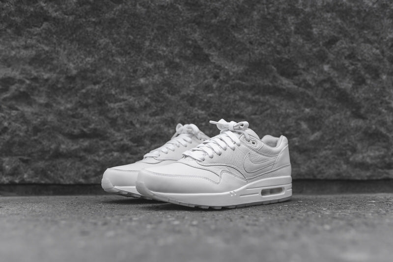 Nike Air Max 1 Pinnacle Triple White