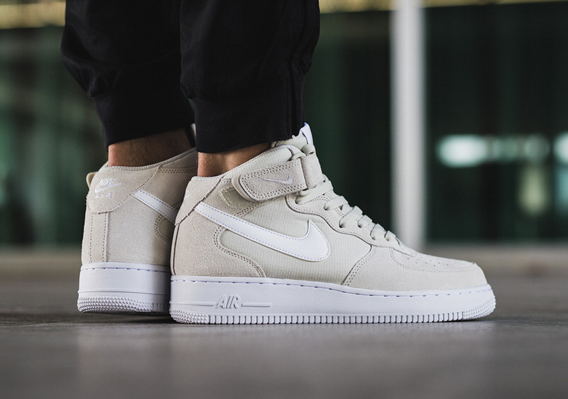 Nike Air Force 1 Mid Light Bone