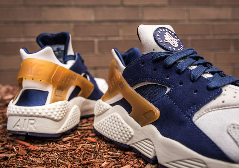 Nike Air Huarache Midnight Navy/Ale Brown